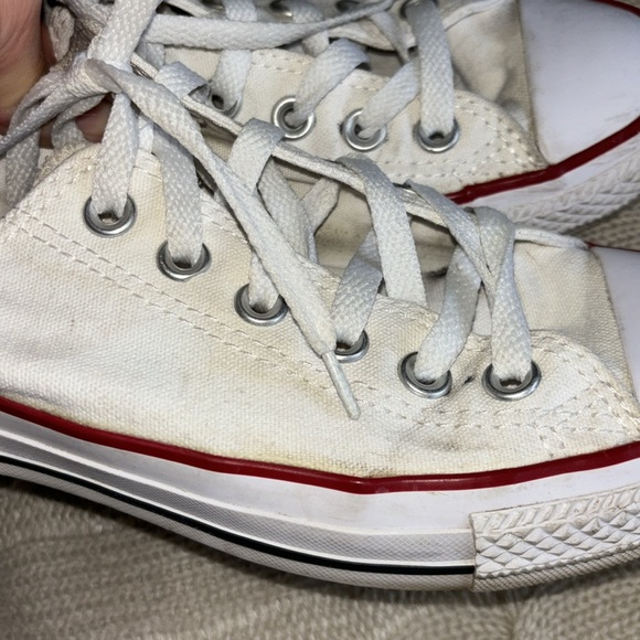 Converse Low-Top Cavas Sneakers - Size 7 - Picture 4 of 7